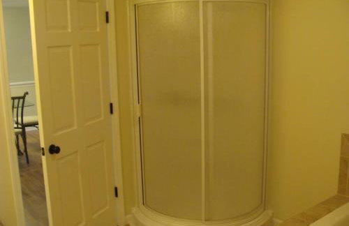 Beulah Land Guest House w/King Bed & Jacuzzi Tub - Foto 9