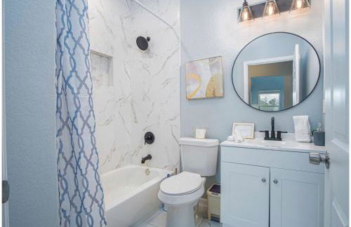 Downtown Dream Home Spacious 4br/2ba Sleeps 12! - Foto 22