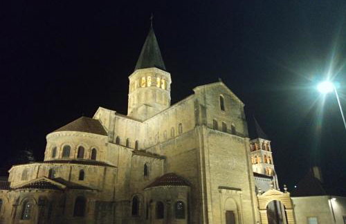 Big Townhouse In Paray Le Monial For 25 People - Foto 3