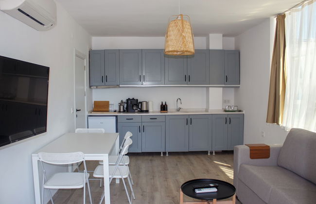 Aloha Suites Mediterranean - Photo 6