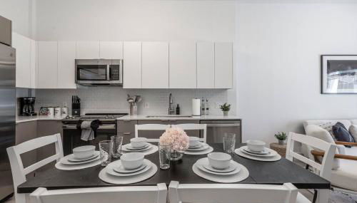 Classy 2BR-2BA Oasis Beach Pool Parking EV Station - Foto 4