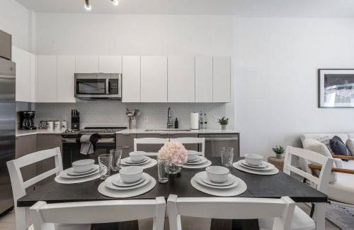 Classy 2BR-2BA Oasis Beach Pool Parking EV Station - Foto 4