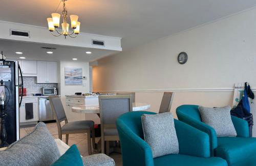 LUXURIOUS Oceanfront Condo, 1 bedroom-2 bath, Sleeps 4, indoor and outdoor pools, Waters Edge-Garden City-Murrells Inlet SC -NO PETS - Photo 28