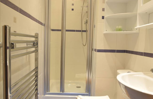 JOIVY Gorgeous Two Bedroom Apartment With Castle Views - Foto 13