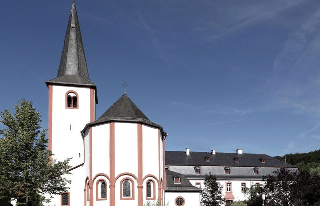 Cozy Apartment in Niederehe Eifel near Forest - Photo 15