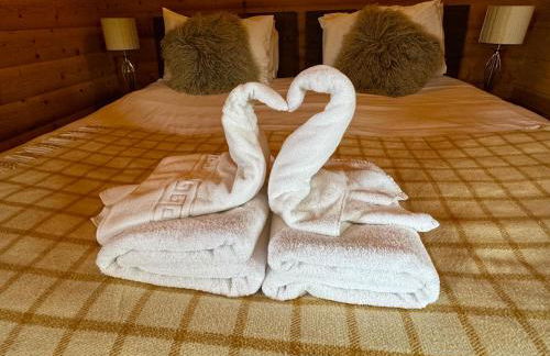 LARCHES LODGE Norwegian log cabin, wood stove & spa - Foto 13