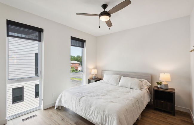 New Modern Townhome With Rooftop Patio 2 Bedroom Townhouse by RedAwning - Foto 2