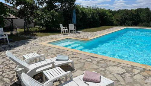 Peaceful gîte with stunning pool near market town - Foto 5, sunbed