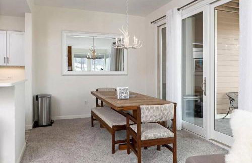 Diamond Adventure Slope Side with Foosball and Arcade at Wintergreen Resort - Foto 25