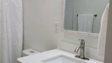 Renovated 2 Bed Walltown Home Walk to Duke! B - Foto 3