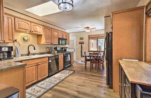 Fireplace, Deck and Grill Pinetop Cabin Rental! - Foto 9