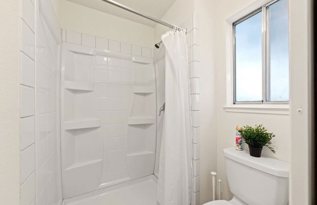 Delightful 4BR Home Nr Downtown Reno w Fireplace - Foto 23