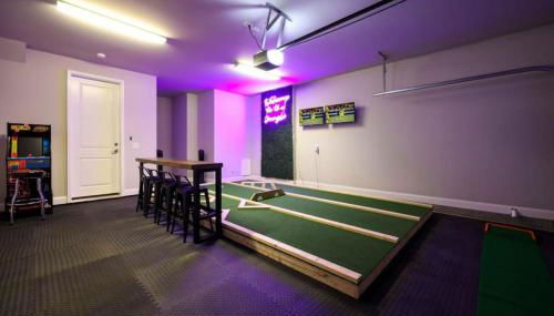 WeHo Nashville Home, Geodis Park, Mini-Golf, Arcade, 10min to Downtown! Sleeps 10! - Foto 3, Game Room