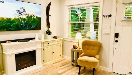 Jacksonville Blue Bungalow Retreat Comfortable 2 Bedroom Haven - Photo 5