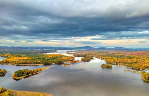 The Chalet - Spacious 7 bedroom near Sugarloaf, on Snowmobile and UTV trails, Hiking, Golf and Flagstaff Lake across the street - Foto 64