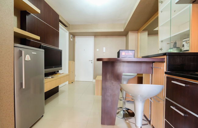 Homely 2 Bedroom at Bassura City Apartment By Travelio - Foto 8