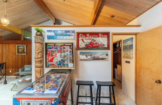 Oceanfront w/ Game Room, Fire Pit, Panoramic Views Angels Landing by Avantstay - Photo 27