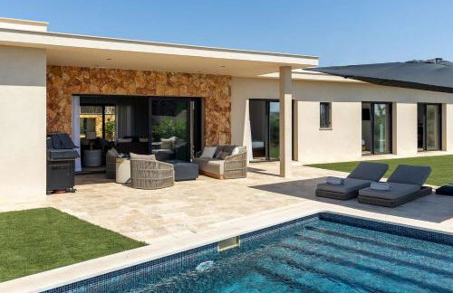 Faro Luxury Home with Heated Pool and Garden - Foto 3