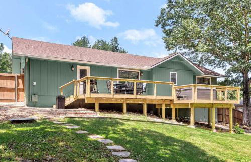 Back-40 Retreat with Hot Tub & Bike Garage - Photo 13