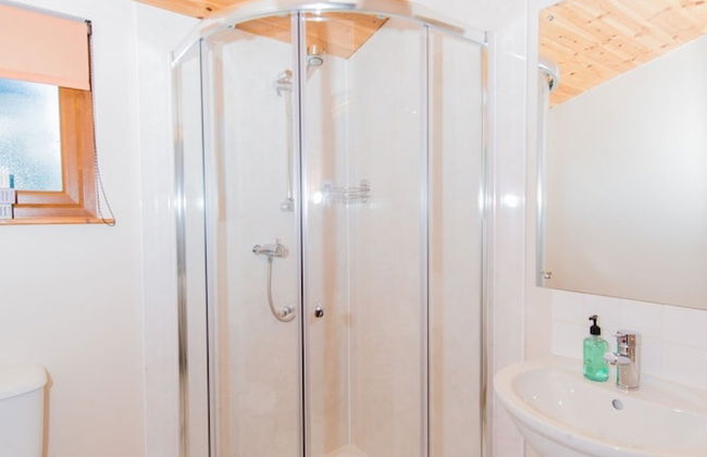 Kingfisher Lodge With Hot Tub Near Cupar, Fife - Foto 15