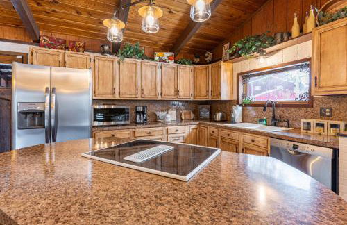 Hilltop Hideaway - Photo 11