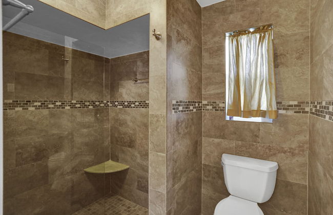 Cleveland Tropical Oasis & Private Pool - Foto 33