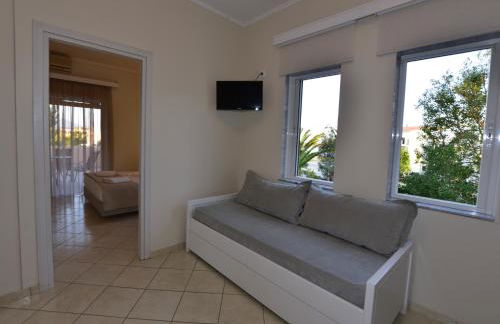 Flisvos Rooms - Photo 77