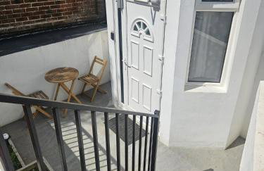 A-N-G Apartments - Parking EV 22kW by the Beach, Canoe Lake & South Parade Pier - Foto 68