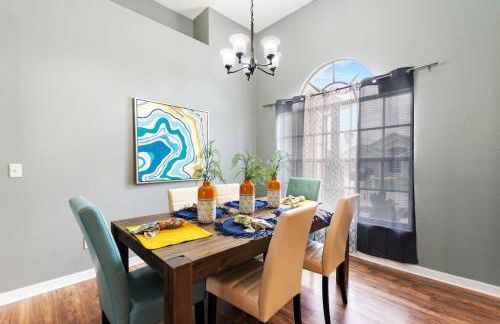 Spacious Disney Themed 5Bed Villa! Private Heated Enclosed Pool/Spa/BBQ! - Photo 17