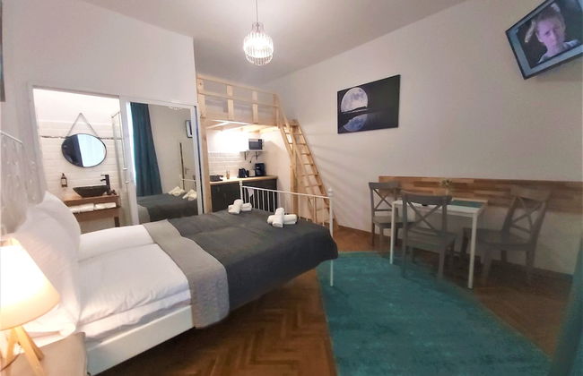 92 Residence - Photo 51