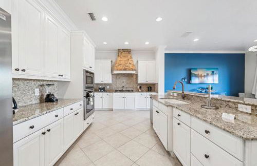 New Epic Escape Theater Pool & Golf Views - Foto 48