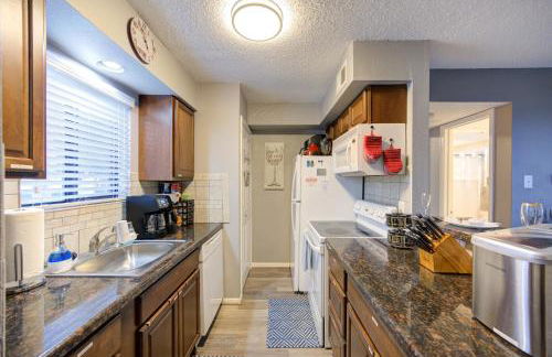 Serene Lakeside Beauty - Photo 9