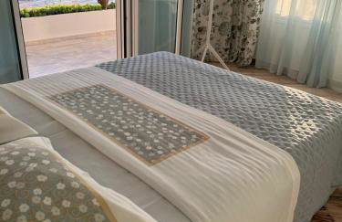 Sea front house & garden, Oropos - Foto 9