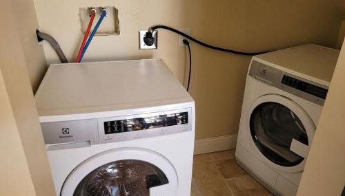 Newly remodeled mountain home! - Photo 2