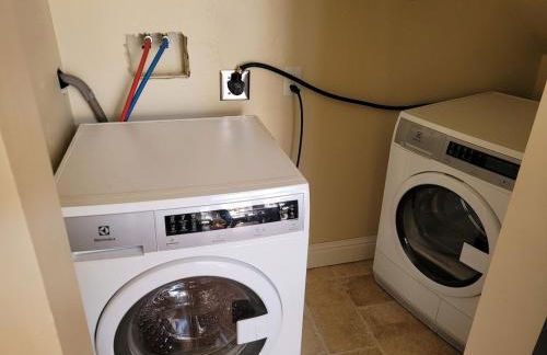 Newly remodeled mountain home! - Photo 2