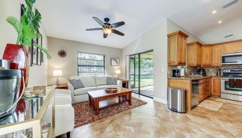 Riverfront Backyard and Grill Sunrise Family Home - Foto 5