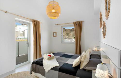 Luxury Boho Villa with Heated Pool, Rooftop and Panoramic Sea View in Amadores - Foto 33