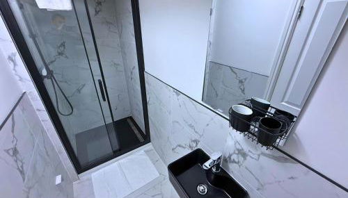New 3 Bedroom Apartment Next to Station - Foto 5, Shower