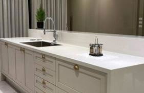 Sobrado com piscina, banheira e garagem coberta. - Foto 59