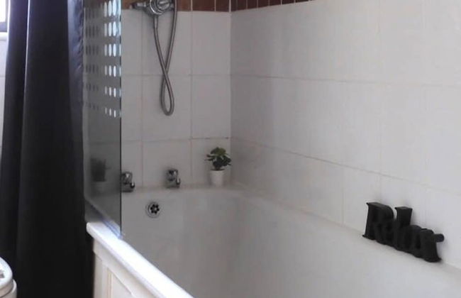 Lion House Chester - Very Near Zoo Ideal for Families - Photo 18