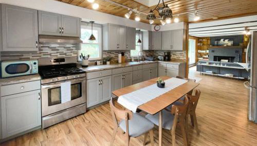 Haven Retreat in Catskills w Hot Tub & Bar Hall - Foto 4, stove, pet friendly, toaster, minibar