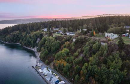 Incredible Water Views, Deck Relaxing Retreat Greenbank Getaway by Avantstay - Foto 74