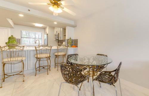 1 Mi to Lantana Beach Canal-View Condo with Pool - Foto 6