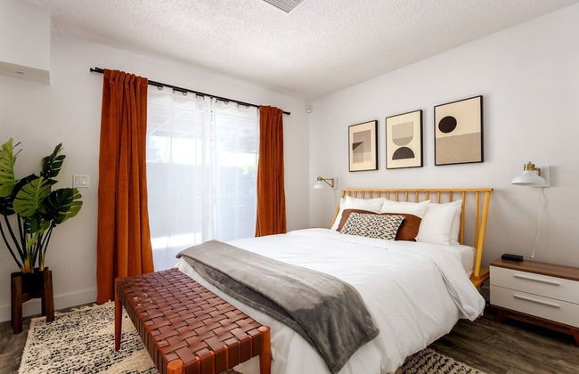 Mid-century Gem w Secret 4th Bedroom Near Downtown - Foto 37