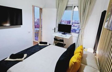 Premium refurbished apartment in Barcelona city center - Photo 11