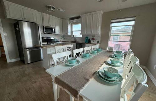 Private beach access -360 Water Views - Upscale home - Second Row - Foto 11