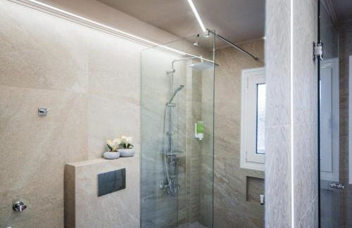 Veria Panorama Luxury Suite with Garden 2 - Photo 9