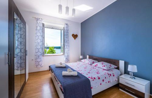 Sea apartment by beach Vine, olive oil tasting, kajaks, grill - Photo 12