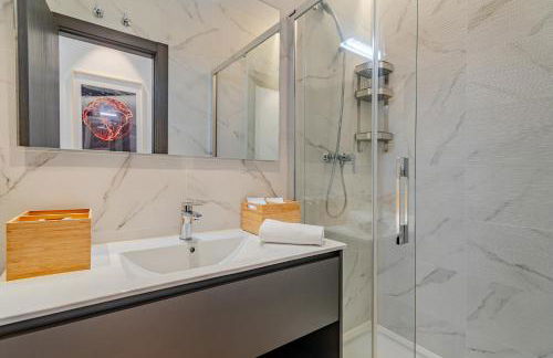 Edificio Fénix by Plaza Mayor Apartamentos - Photo 14