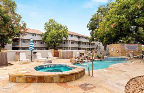 Texas Two-Step at Waterwheel - Foto 1